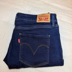 Levi's Mid Rise Skinny Jeans